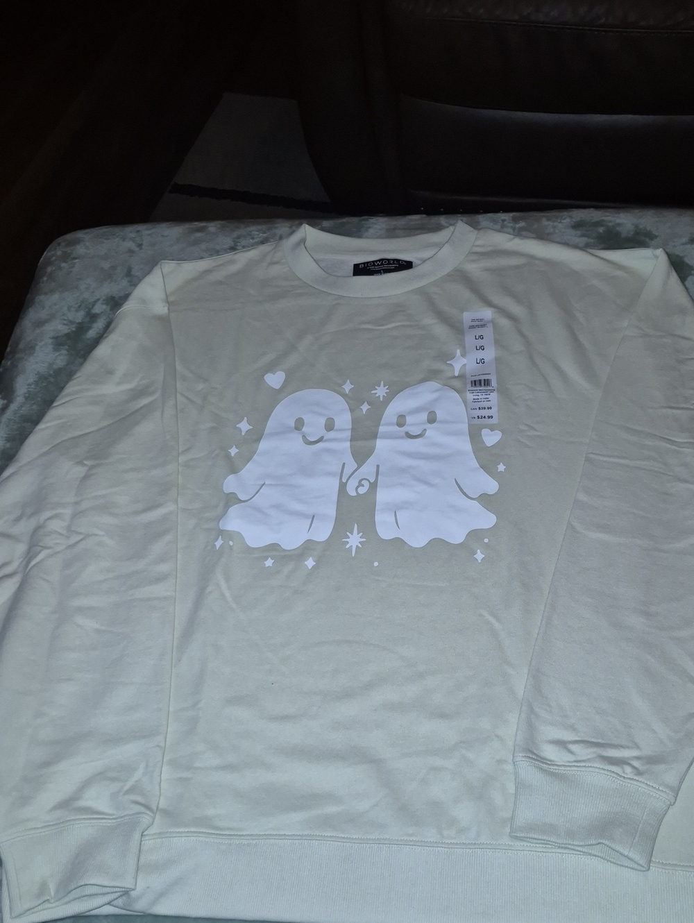 Bioworld Cream White Ghost Graphic Sweatshirt Oversized Large Ptp25"